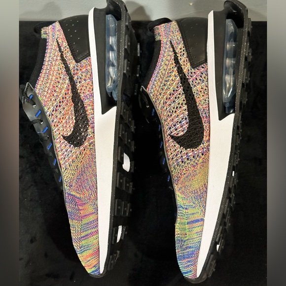 NEW Nike Air Max Flyknit Racer Multicolor Casual Sneaker - Mens 11.5 | Womens 13 - Picture 4 of 9